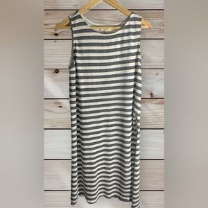Everly - striped dress. Black and white oversized. Slits on both sides